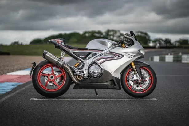 TVS Norton सुपरबाइक भारत में लॉन्च, हाई पावर और परफॉर्मेंस से विदेशी ब्रांड्स को कड़ी टक्कर देती हुई बाइक