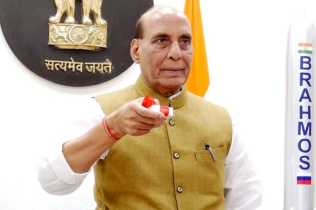 रक्षा मंत्री राजनाथ सिंह ब्रह्मोस उत्पादन केंद्र में – आत्मनिर्भर भारत की सैन्य नीति
