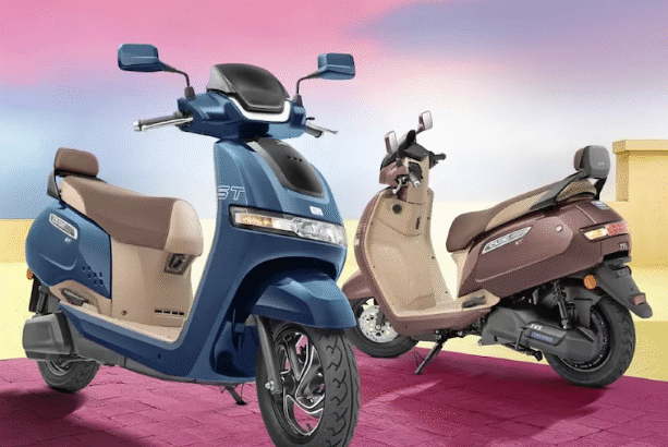 TVS iQube 2025 इलेक्ट्रिक स्कूटर, लंबी रेंज, स्मार्ट टेक्नोलॉजी और किफायती कीमत के साथ नया मॉडल।