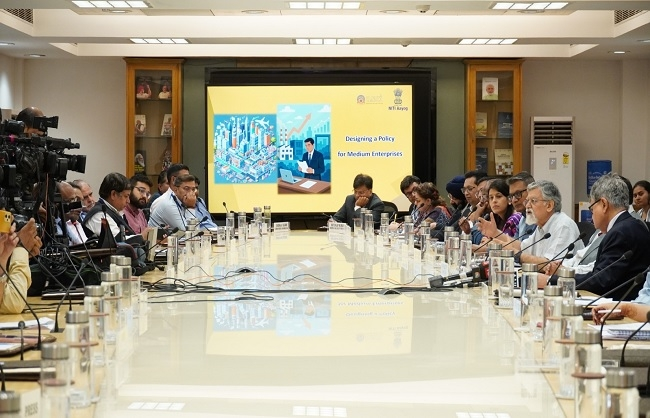 नीति आयोग की नई पहल से मझोले उद्योगों को वर्किंग कैपिटल और तकनीकी सुधार में मिलेगा सहयोग