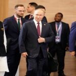 SCO समिट 2025 में पीएम नरेंद्र मोदी, पुतिन और शी जिनपिंग की मुलाकात – ट्रंप सलाहकार पीटर नवारो का मोदी पर हमला और भारत-रूस तेल विवाद