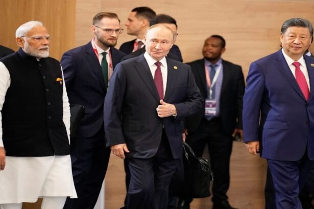 SCO समिट 2025 में पीएम नरेंद्र मोदी, पुतिन और शी जिनपिंग की मुलाकात – ट्रंप सलाहकार पीटर नवारो का मोदी पर हमला और भारत-रूस तेल विवाद