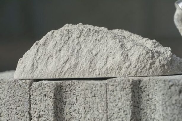 भारत का Cement Sector 2025 में धीमी मांग के बावजूद मजबूत होता हुआ, UltraTech और Dalmia Bharat जैसी कंपनियों का प्रदर्शन