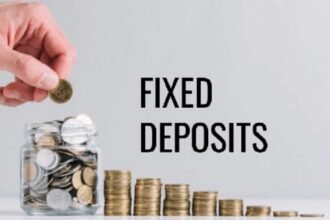 सीनियर सिटीजन्स के लिए अक्टूबर 2025 में हाई FD ब्याज दरें, स्मॉल फाइनेंस बैंक दे रहे 8.15% तक रिटर्न