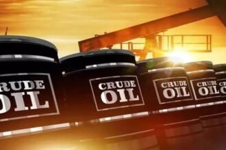 2025 में गिरती Crude Oil की कीमतें और वैश्विक तेल बाजार की स्थिति
