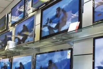 TV Price Hike 2026 due to weak rupee and memory chip crisis in India