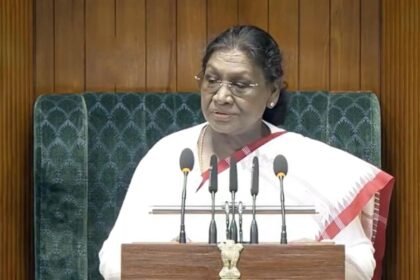 राष्ट्रपति द्रौपदी मुर्मू संसद के संयुक्त सत्र में Budget Session 2026 का अभिभाषण देते हुए