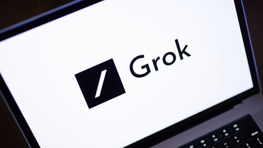 Grok AI पर आरोप कि महिलाओं की तस्वीरें बिना अनुमति AI के जरिए बदली गईं, गोपनीयता और मानसिक प्रभाव को दर्शाता चित्र