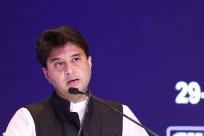 टेलीकॉम मंत्री ज्योतिरादित्य सिंधिया ने कहा सरकार Vodafone Idea में 49% से अधिक हिस्सेदारी नहीं बढ़ाएगी