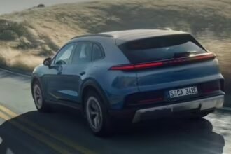 Porsche Cayenne S Electric SUV 2026, 16 मिनट में फास्ट चार्ज और 653 Km रेंज वाली लग्जरी इलेक्ट्रिक कार