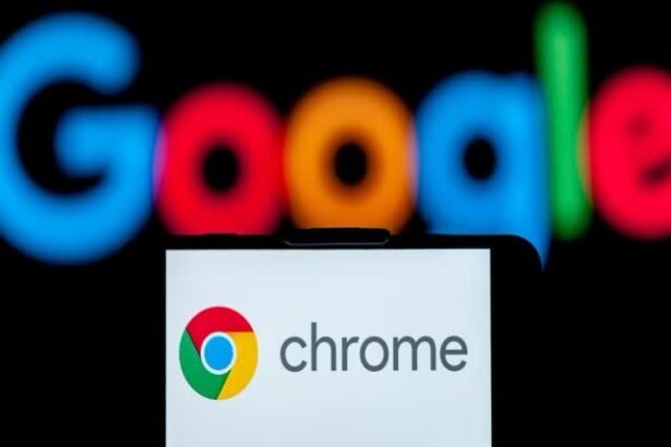 Google Chrome security alert showing zero day vulnerabilities and emergency update warning for users