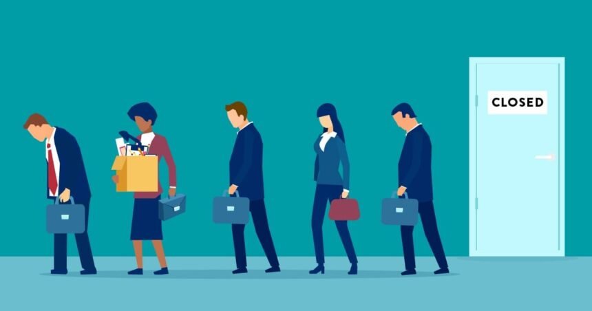 कर्मचारियों ka layoff