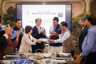लखनऊ में UP–Japan Investment Meet 2026 के दौरान उत्तर प्रदेश और जापान के यामानाशी प्रतिनिधिमंडल की बैठक