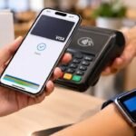 भारत में Apple Pay से iPhone और Apple Watch द्वारा कॉन्टैक्टलेस भुगतान