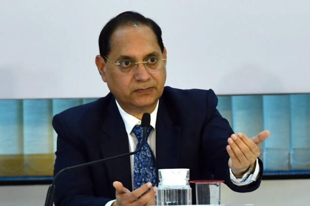 सेबी और आरबीआई विदेशी पोर्टफोलियो निवेशकों के रजिस्ट्रेशन और केवाईसी प्रक्रिया को आसान बनाने पर काम कर रहे हैं।