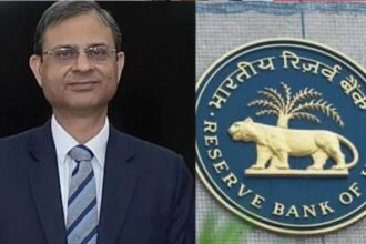 RBI गवर्नर और भारतीय रिजर्व बैंक की इमारत, रेपो रेट में बढ़ोतरी का प्रतिनिधित्व करती तस्वीर