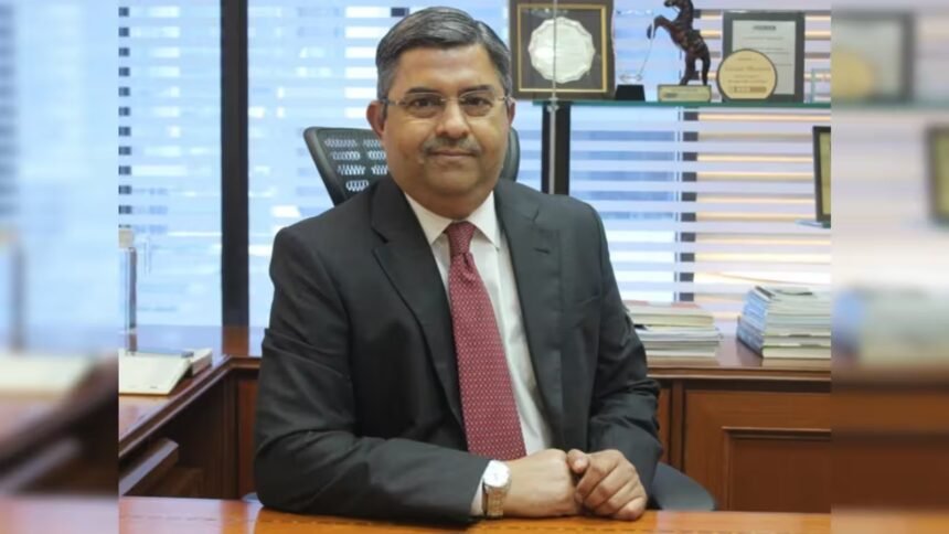 एचडीएफसी बैंक के डिप्टी मैनेजिंग डायरेक्टर कैजाद भरूचा की सेवानिवृत्ति और नेतृत्व परिवर्तन