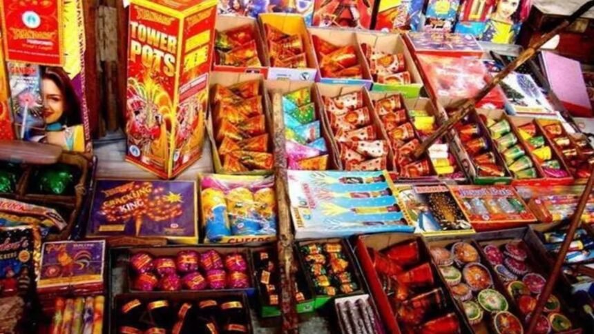 तमिलनाडु के शिवकाशी में पटाखा निर्माण उद्योग, जहां भारतीय निर्माता विदेशी बाजारों में निर्यात बढ़ाने की तैयारी कर रहे हैं।