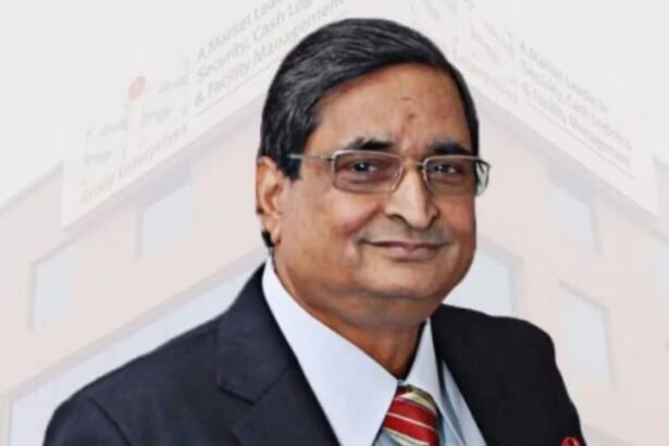 ग्रुप के संस्थापक और भाजपा के पूर्व राज्यसभा सांसद रवींद्र किशोर सिन्हा (आरके सिन्हा) की तस्वीर।
